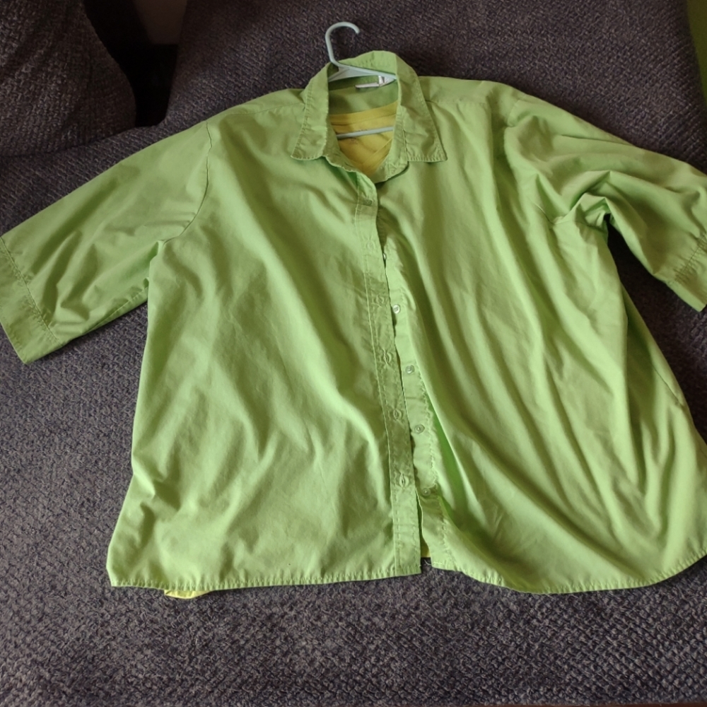 Women's shirt
